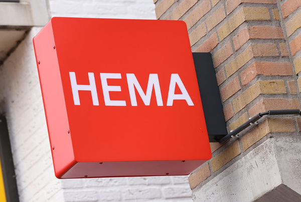 Bord dat buiten hangt van de HEMA