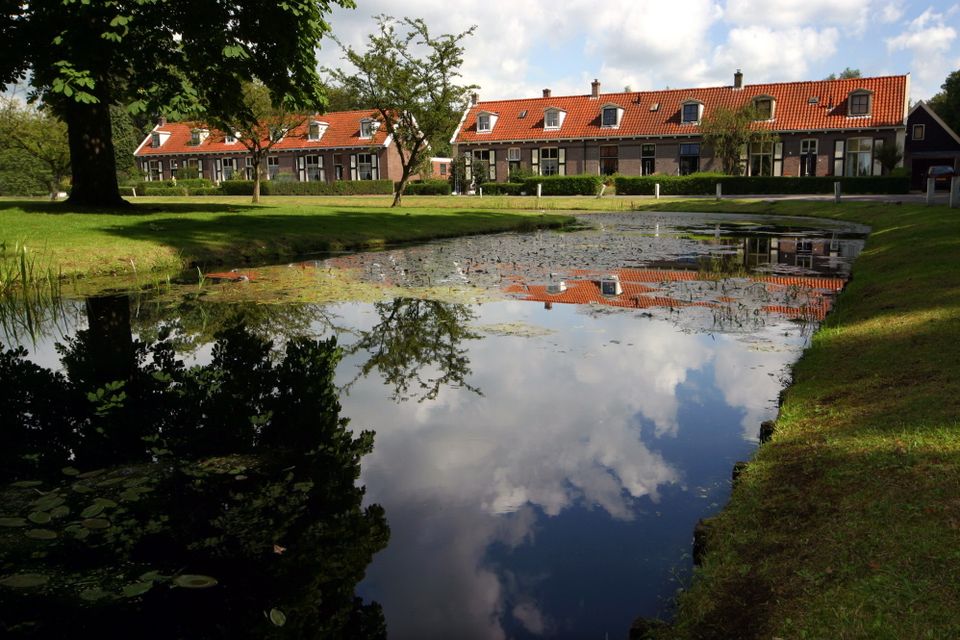 Haus mit Wassen