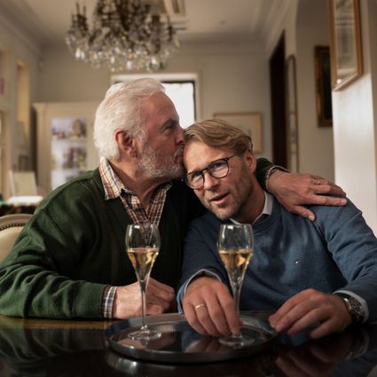 Huub Stapel en Leo Alkemade in hun rol als vader en zoon