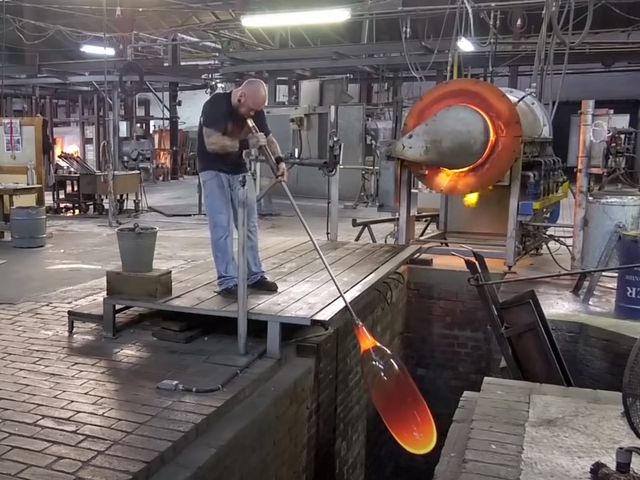Video over hoe  restauro-glas wordt geblazen