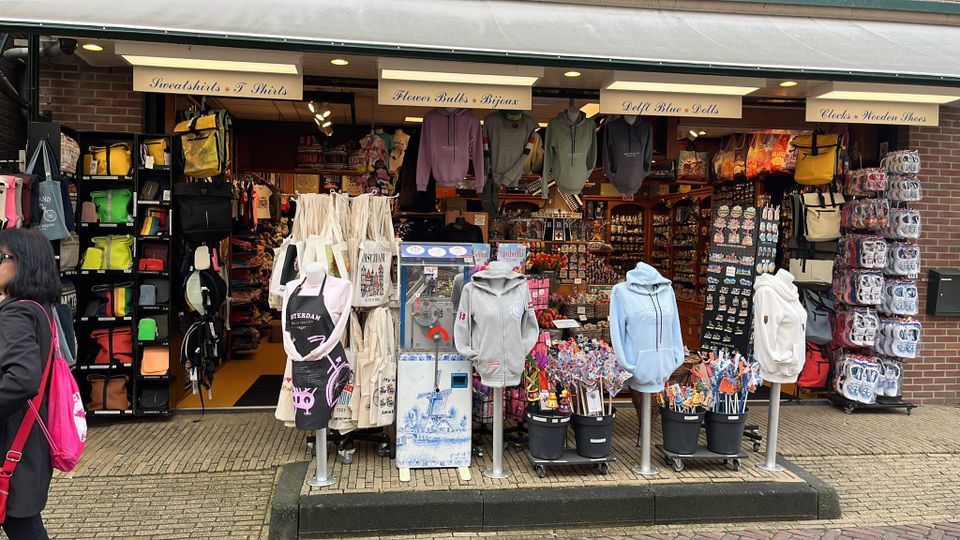 Winkel met souvenirs