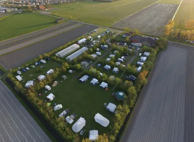 Bovengezicht van camping Sudersé in Workum.