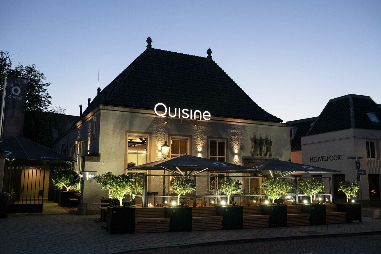 Gebouw in avondlicht