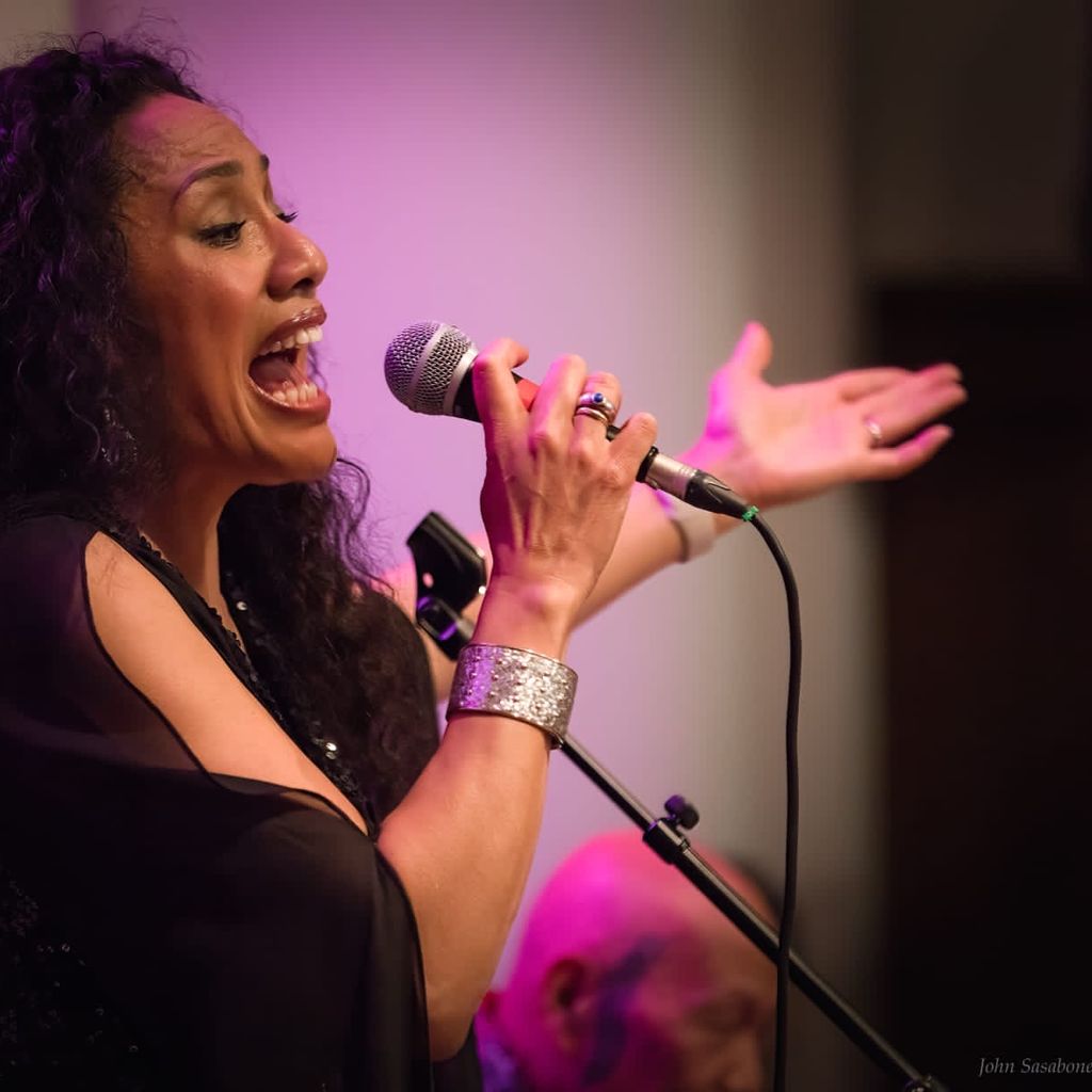 Zing mee! Met de Christmas Sing Along door Lisa Noya & Friends