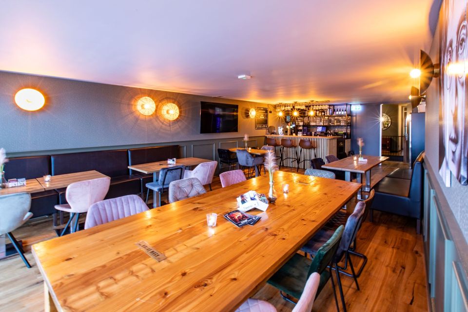 Deze bovenzaal kan gehuurd worden voor oa. vergaderingen, feestjes etc.