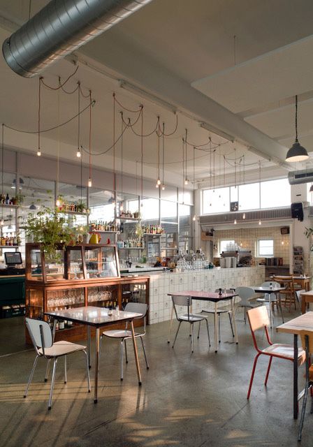 de brandweerkantine maastricht indoor tables and bar