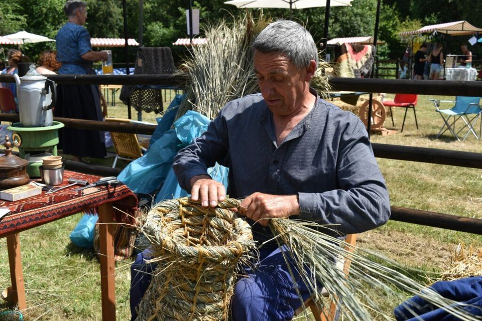 Eendenkorven vlechten oude ambachten