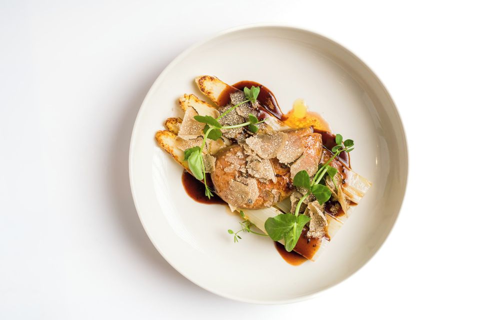 CINQ Maastricht gerecht op wit bord
