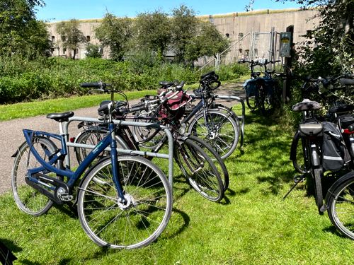 Fietsen bij Fort bij Spijkerboor