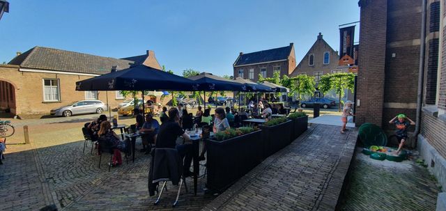 Terras broeder Everardusplein