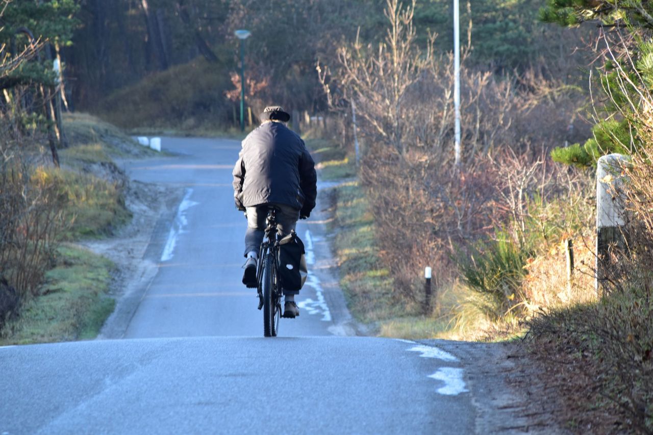 Fietser Ankerplaats Vlieland Winter (klein)