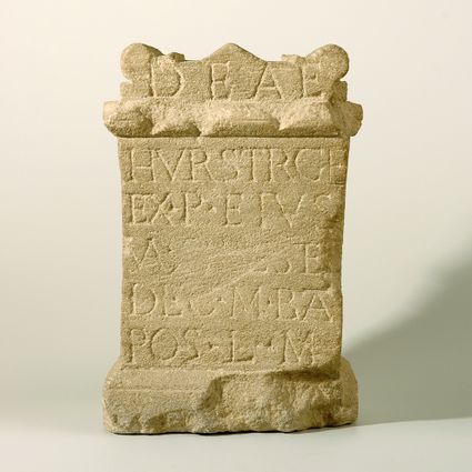 Altaar voor godin Hurstrga, gevonden in Bergakker