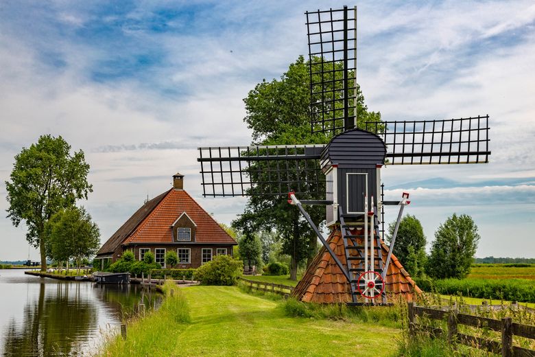 Mag gebruikt worden voor de website meetinfriesland.nl

Zie map online - website - venuefinder - foto's aangeleverd door ondernemers - de sayter