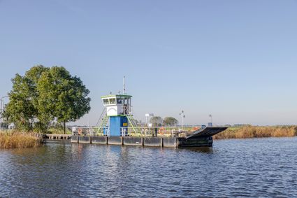 Veerpont Langweerdervaart