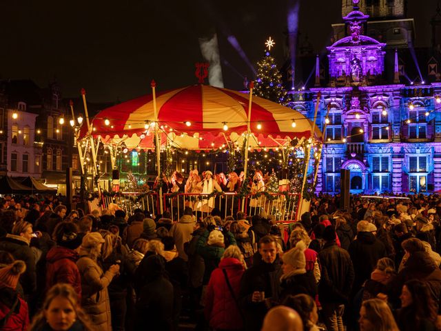 De Markt in Delft tijdens Lichtjesavond