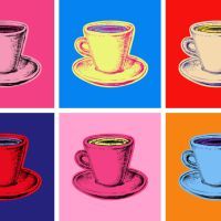 Een schilderij van gekleurde koffie kopjes