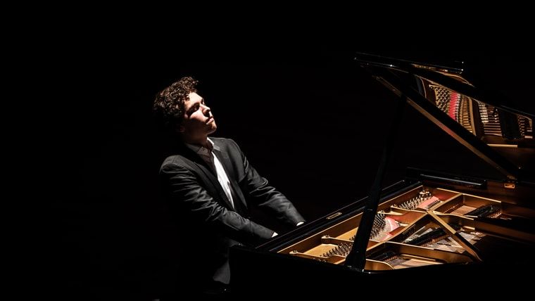 Nikola Meeuwsen & Nederlands Philharmonisch