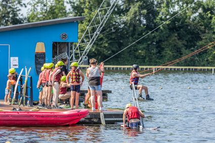 Waterskibaan bij het strandje de Potten in Sneek.