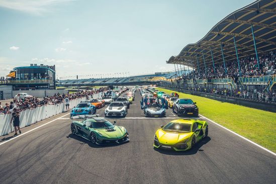 Supercar Madness & Viva Italia! | Dit is Assen