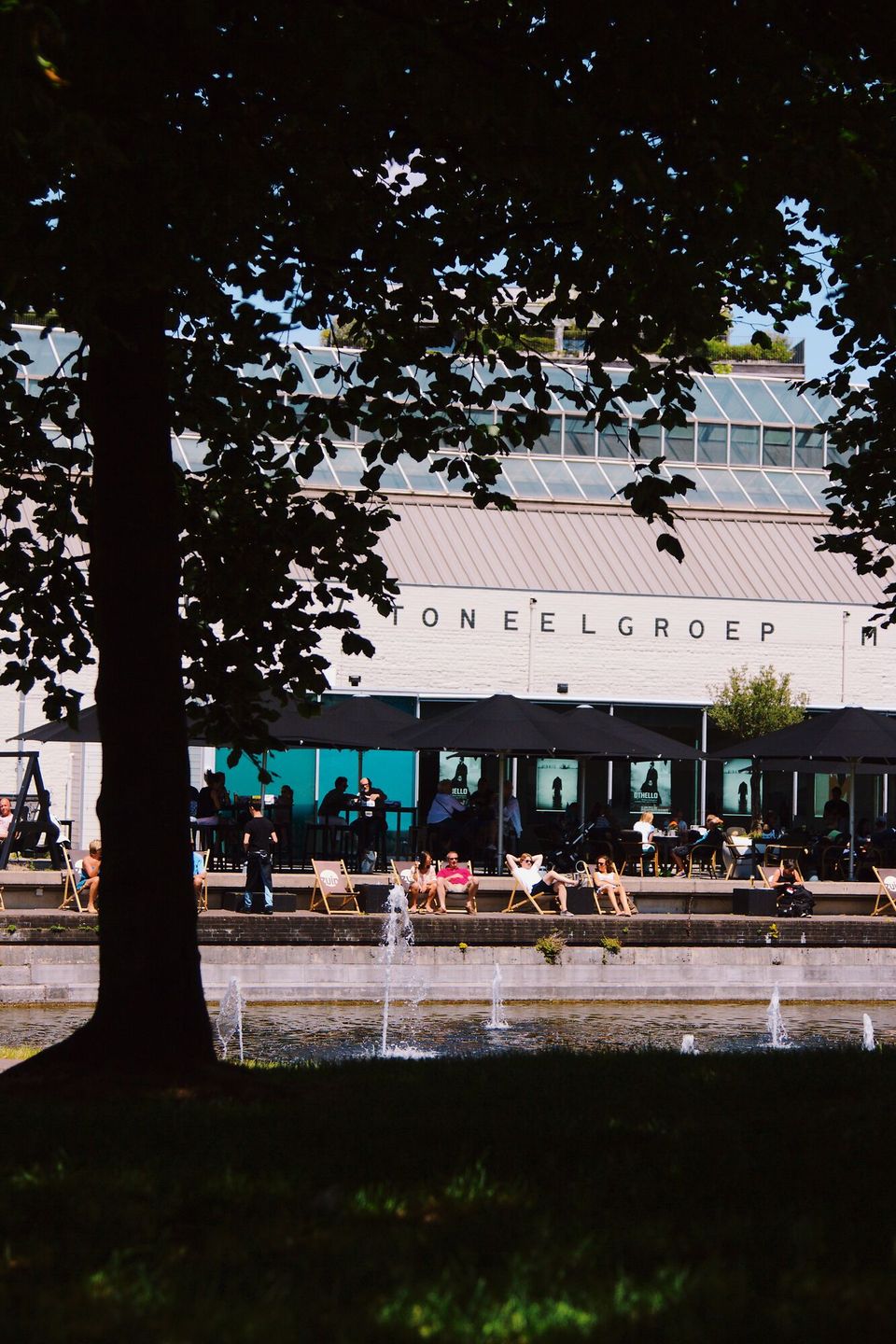 Cafe Zuid Maastricht tree people on terrace