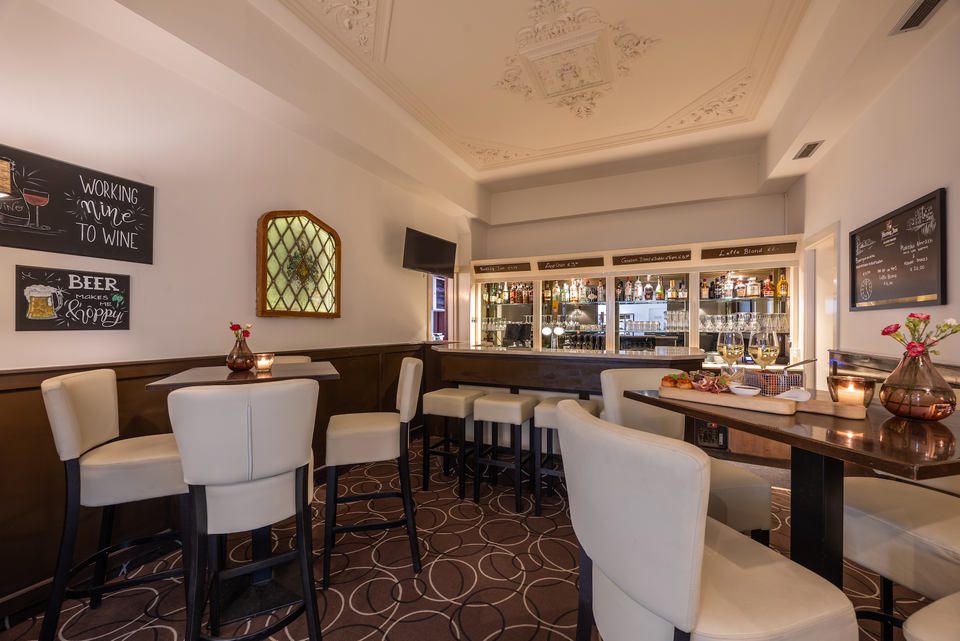 Hotelbar van Amrâth Hotel Media Park Hilversum