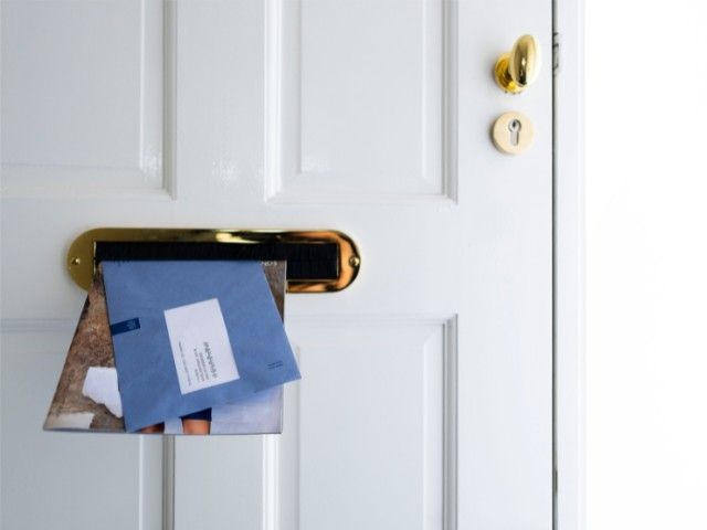 Belasting brieven in de post.