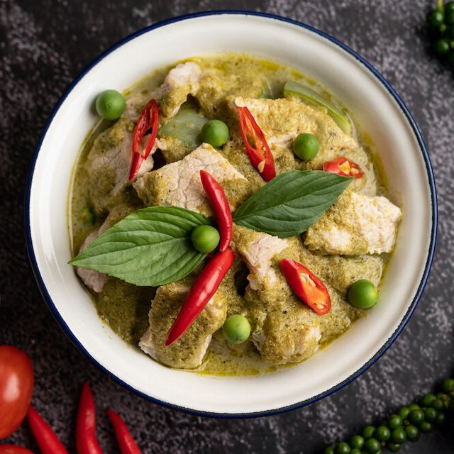 Groene curry geserveerd door Thaiger Thai Food