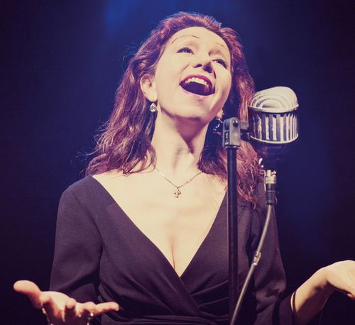 Nadja Filtzer als Edith Piaf