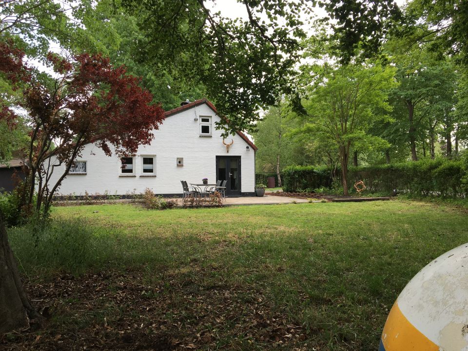 De buitenkant van B&B Ut Hoeveneind
