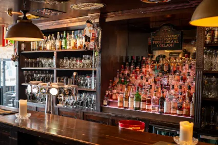 Foto bruine kroeg interieur 't Gelagh