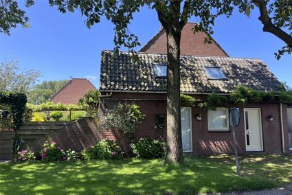 Het vooraanzicht van een huis.