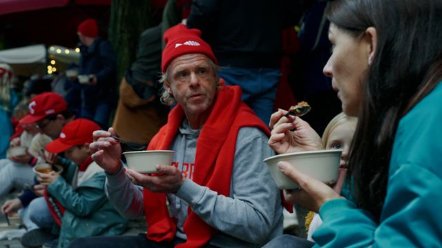 Hutspot eten tijdens 3 oktober