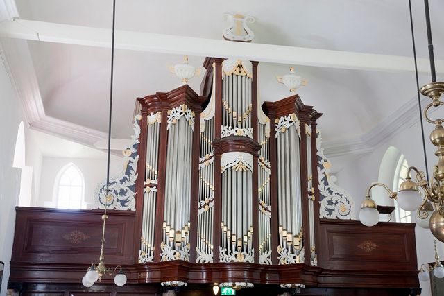 Foto Van Oeckelenorgel: Jelte Oosterhuis; foto organist: eigen foto