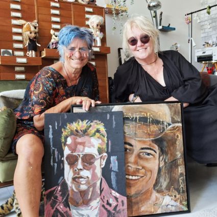 Betty van der Heiden en Ilse van Vliet met hun kunst