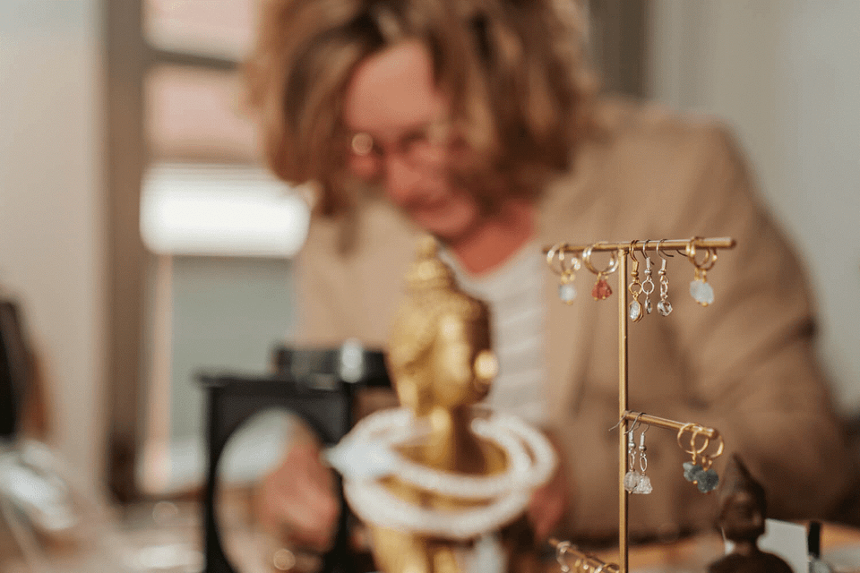 Armband te groot? Iris maakt direct de armband op maat voor je