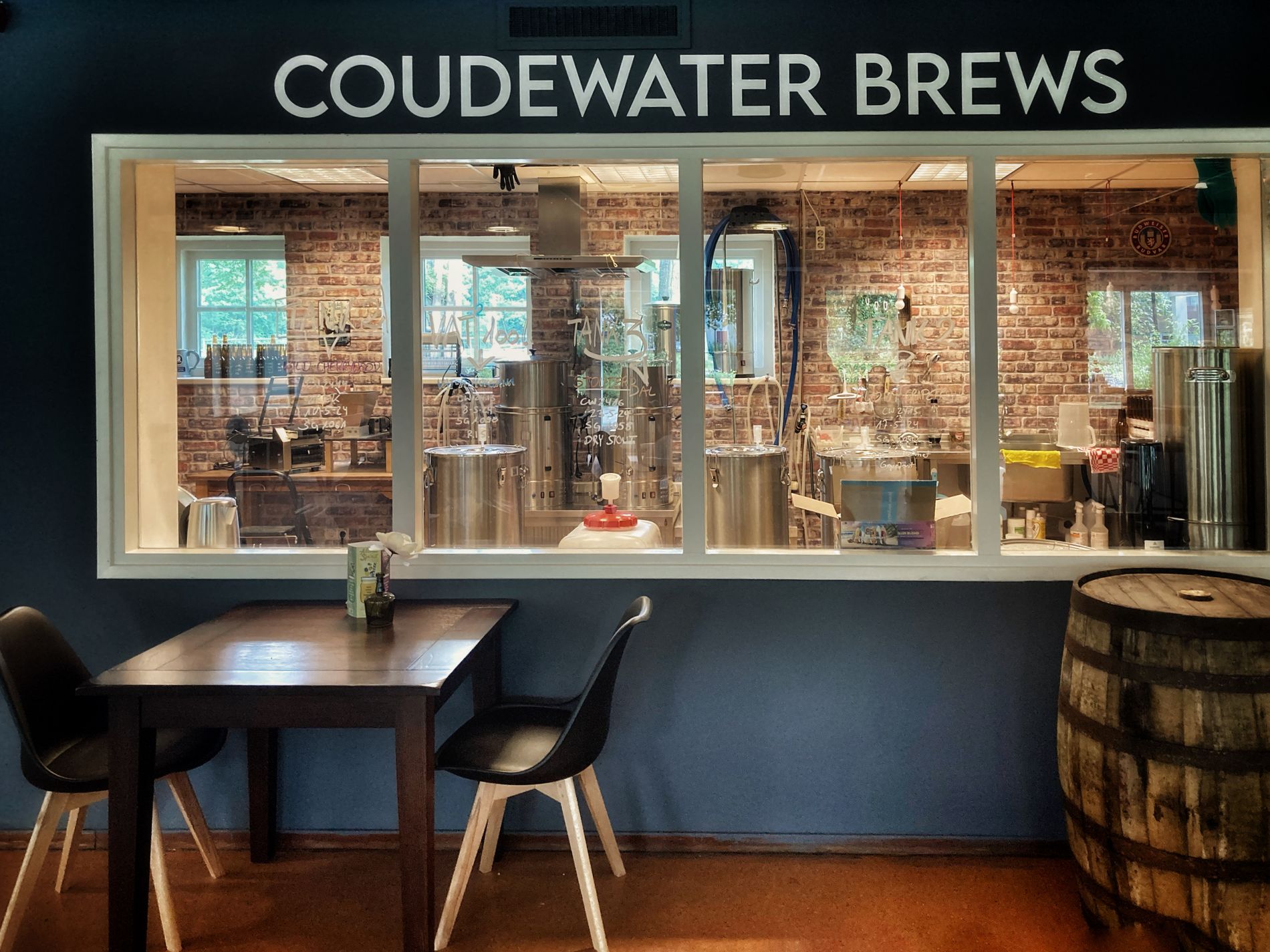 In onze Tap room heb je een mooie zicht op de brouwerij.