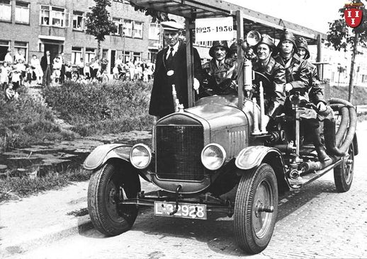 Semper Parati – 90 jaar Vrijwillige Brandweer Zuilen