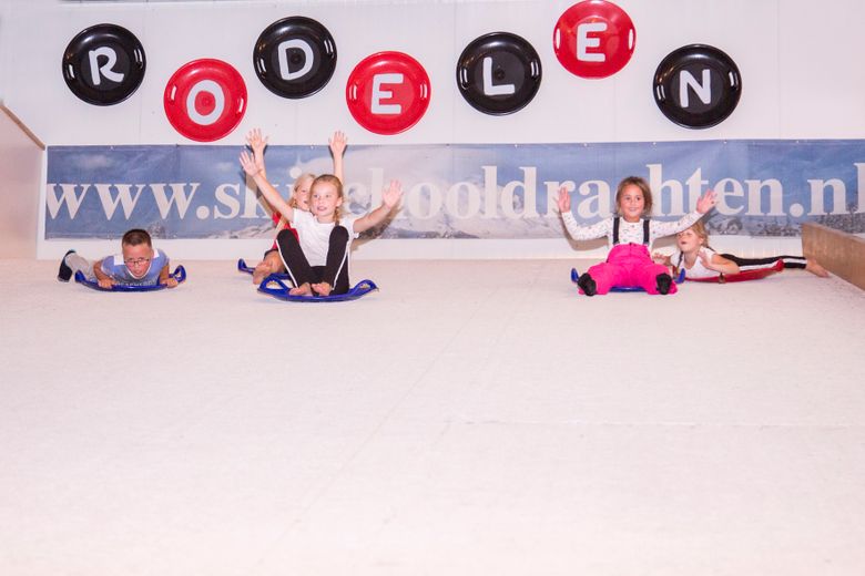 Kinderfeestje Friesland, ski en rodelfeestje, verjaardagsfeestje Skischool Drachten