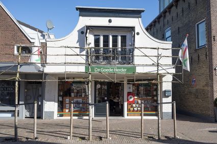 Ichthus Boekhandel, winkel in de Dorpsstraat in Zoetermeer.