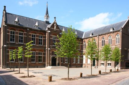 Vooraanzicht Gemeenschapshuis Acropolis in Megen
