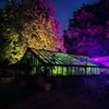 Sfeervol verlicht kassencomplex tijdens Museumnacht