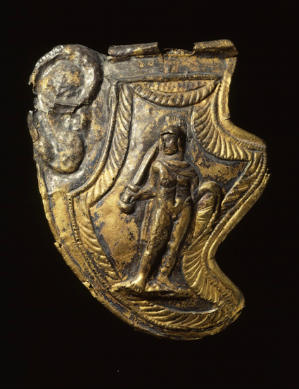 Bronzen helmklep met een mooi reliëf van de god Mars.