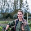 Lianne in moestuin Vaderland