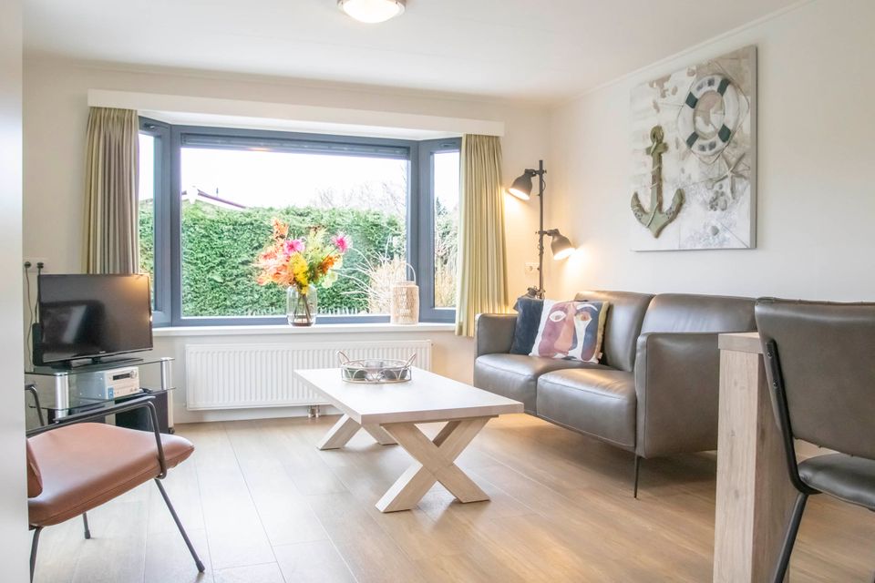 Woonkamer van onze chalets, alles gelijkvloers en geschikt voor 2 personen.