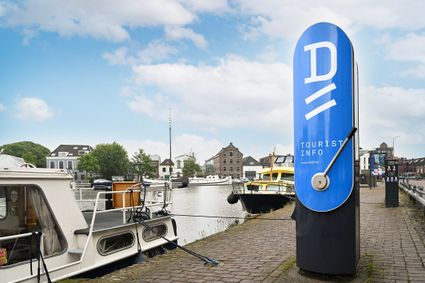 VVV infotake op de Hooikade in Delft