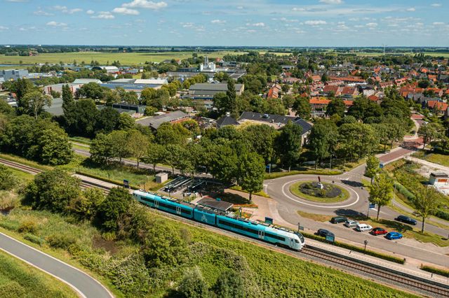 Arriva trein bij station IJlst.