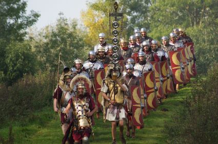 Re-enactment van het Tiende Legioen Gemina tijdens theaterspektakel