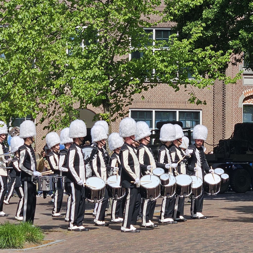 Streetparade Sneek in kader Sneek 500 jaar koopstad