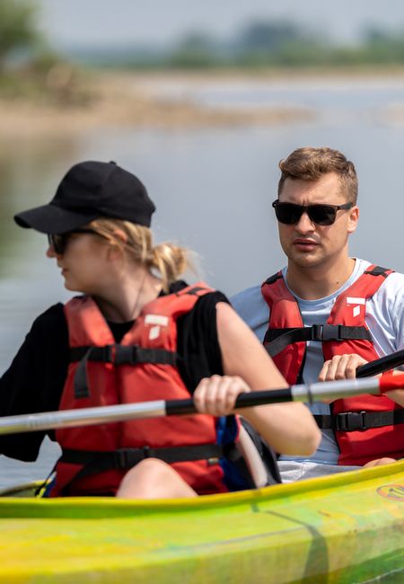 2 personen in een kajak op de Maas close up foto