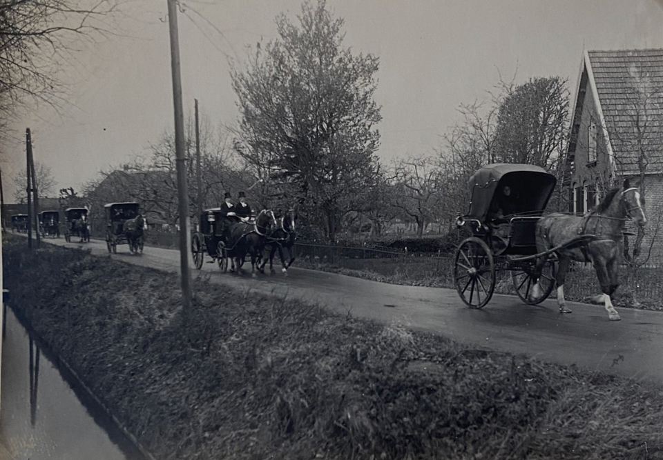 Op weg naar het huwelijk Johan Mulder en Anna van Zijl in 1943